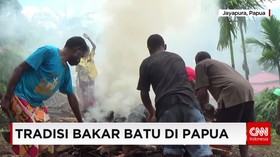 Komunitas Muslim Wamena Gelar Upacara Bakar Batu