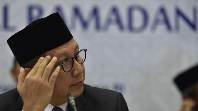Kementerian Agama merujuk pada Fatwa MUI Nomor 2 tahun 2004 tentang Penetapan Awal Ramadan, Syawal, dan Dzulhijjah.