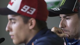 Lorenzo Terkejut Marquez Rebut Pole