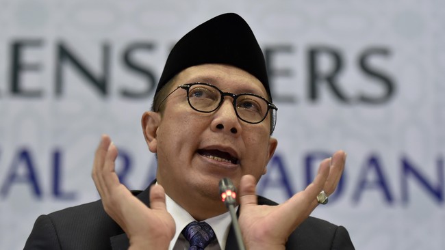 Menteri Agama Lukman Hakim Saifuddin mengatakan penegak hukum hanya akan memproses dugaan penistaan agama yang dituduhkan kepada Ahok berdasarkan fakta hukum.