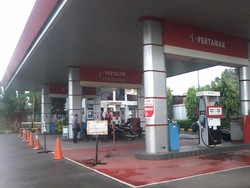 Harga Minyak Mentah Anjlok Gila-gilaan, BBM Kapan Turun?