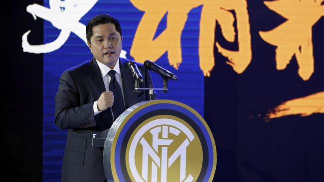 Mencuatnya berbagai isu soal masa depan Roberto Mancini membuat Erick Thohir angkat suara. Presiden Inter Milan itu pun membela Mancini.
