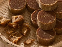 Ini Perbedaan Brown Sugar dan Gula Aren, Sering Ada di Minuman Kekinian
