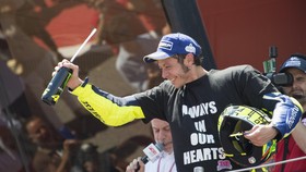 Bos Yamaha Kehabisan Kata-kata Lihat Rossi