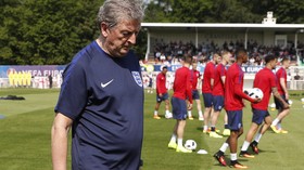 Rooney Ingin Hodgson Bertahan Usai Piala Eropa