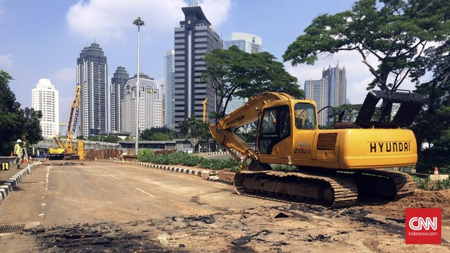 Jalur cepat Sudirman-Cawang ialah titik pertama dari empat titik ruas yang ditutup untuk mengoptimalkan proyek pengembangan Simpang Susun Semanggi.