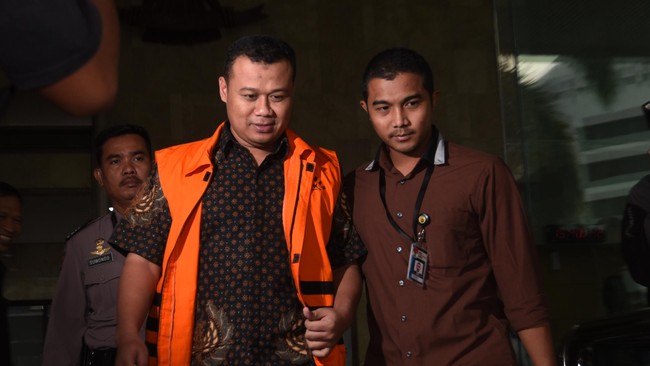 Ojang Sohandi terseret kasus dugaan suap penanganan perkara korupsi pengelolaan dana anggaran kapitasi program Jamkesmas di Dinas Kesehatan Subang.