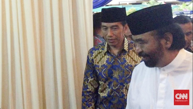 Saat Presiden Jokowi masuk ke ruang utama, para peserta buka bersama yang terdiri atas 700 anak-anak langsung berseru mengelu-elukan dia.