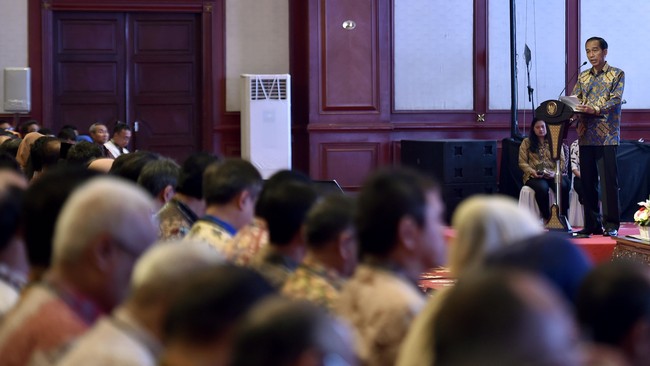 Sebanyak 1.768 pejabat eselon II dikumpulkan Jokowi agar tidak banyak mengajukan anggaran program yang tidak produktif.