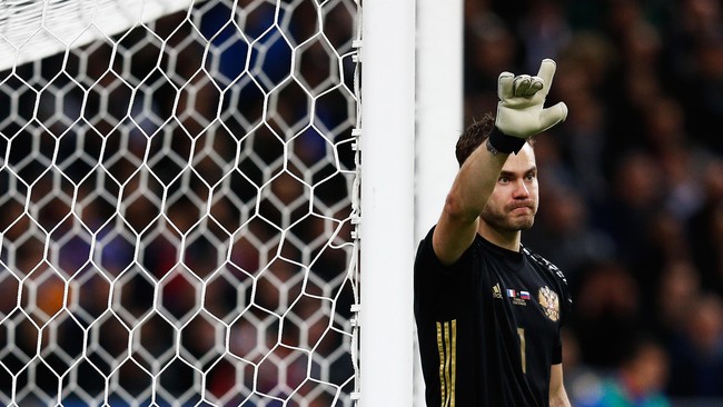 Menurut kiper tim Beruang Merah, Igor Akinfeev, timnas Inggris menjadi tim paling lemah di antara unggulan lainnya di Piala Eropa 2016.