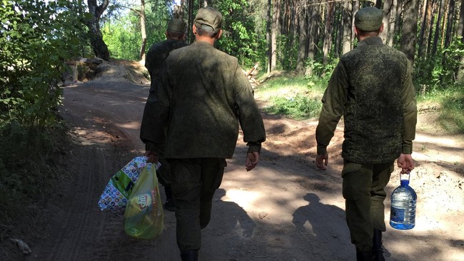 Rusia berupaya memperkuat dan menyebarkan pasukannya di wilayah barat, seiring dengan digelarnya latihan militer berskala besar negara-negara NATO.