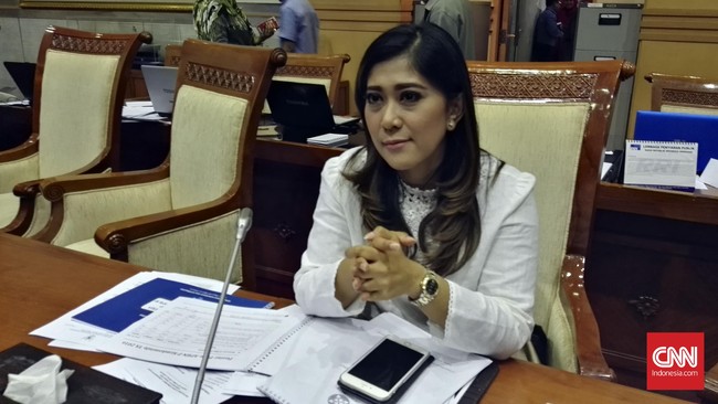 Ketua Bidang Media dan Penggalangan Opini (MPO) DPP Partai Golkar, Meutya Hafid meminta partainya tak melakukan voting untuk menentukan Plt ketua umum.