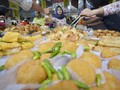 Penjual Takjil di Masa Corona: Kami Cari Duit Cuma dari Sini