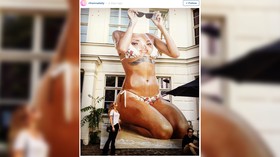 Raksasa Rihanna Tanpa Kepala 'Menduduki' Jerman