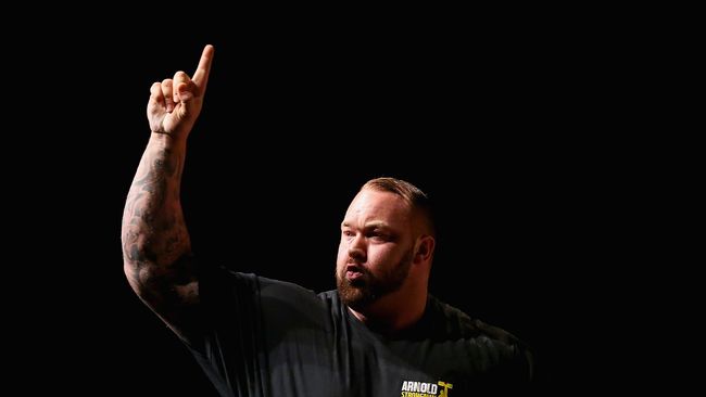 Hafthor Julius Bjornsson, pemeran The Mountain di Game of Thrones, menantang duel pesepak bola Cristiano Ronaldo jelang Euro 2016.