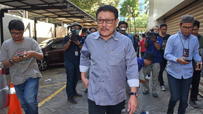 Wakil Ketua Komisi A DPRD DKI Jakarta, Inggard Joshua menyindir Asisten Pemerintahan DKI Sigit Wijatmoko yang tidak hadir dalam rapat kerja, Senin (21/2).
