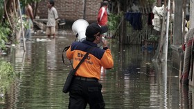 Banjir Rob dan Gelombang Pasang Hantam Pesisir Jawa-Bali