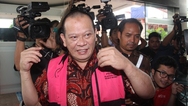 Penyidik Kejaksaan Tinggi Jawa Timur saat ini berkonsenterasi penuh untuk segera merampungkan berkas perkara La Nyalla Mattalitti.