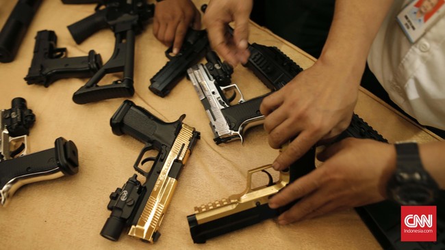 Legislator menduga pembelian senjata ilegal oleh Paspampres Indonesia dari Amerika dilakukan oleh perorangan atau oknum.