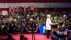 Hillary Clinton Terus Melaju di Pertarungan Capres Demokrat