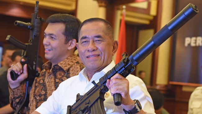 Operasi militer menurut Menteri Pertahanan Ryamizard Ryacudu harus melalui pertimbangan matang karena keselamatan sandera selama ini jadi prioritas.
