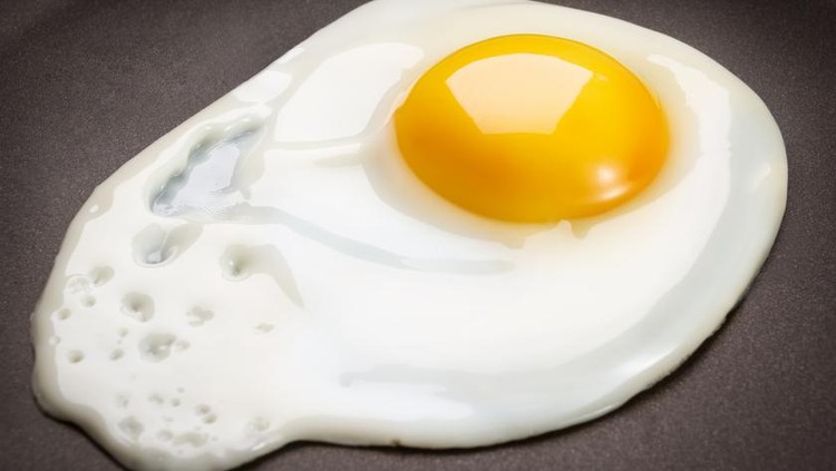 Makan telur disarankan banget bagi ibu hamil agar kelak punya anak cerdas. Tapi seberapa banyak telurnya?