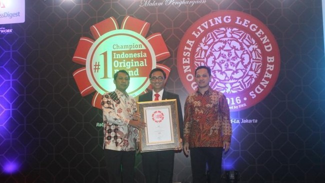 PT. Telkom Indonesia (Persero) meraih peringkat pertama dalam ajanag penghargaan "The 1st Champion of Indonesia Priginal Brand 2016"