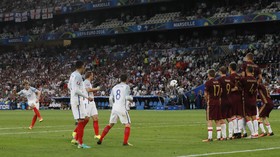 Eric Dier Terinspirasi Tendangan Bebas Beckham