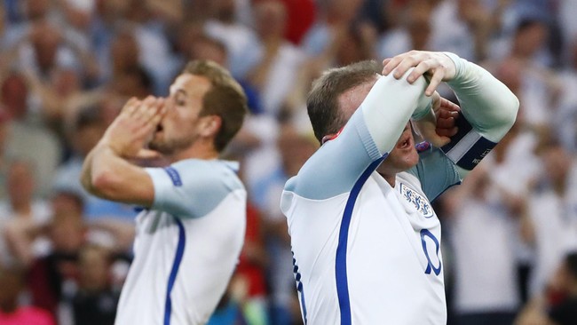 Total Inggris melawan 37 usaha membobol gawang lawan, dengan sepuluh di antaranya on target. Namun, hanya tiga yang membuahkan gol.