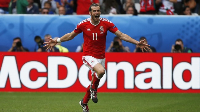 Sebagai mantan gelandang bertahan, asisten pelatih Irlandia Roy Keane paham rumus dasar untuk menghentikan pesepakbola kelas dunia seperti Gareth Bale.