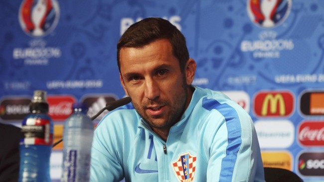 Kroasia belum tentu diperkuat sang kapten di sisa pertandingan fase grup Piala Eropa setelah Darijo Srna pulang untuk menghadiri pemakaman ayahnya.
