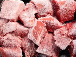 5 Cara Cepat Mencairkan Daging Kurban dari Freezer Agar Siap Dimasak