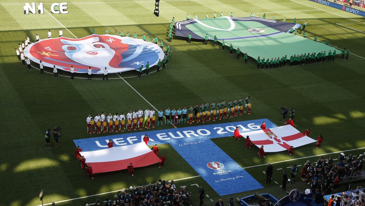 Potret Polandia Rusak Debut Irlandia Utara