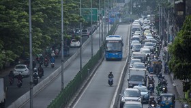 Tegur Penerobos Busway, Penjaga Portal TransJakarta Dikeroyok
