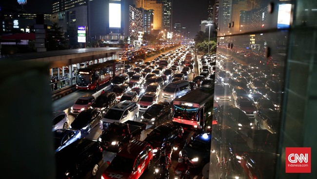 Sistem ganjil genap diuji coba hingga 20 Agustus. Setelahnya, sistem itu berlaku efektif, kecuali untuk mobil dinas pejabat negara dan kendaraan tertentu.