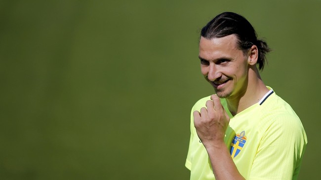 Zlatan Ibrahimovic juga memperingatkan Irlandia, lawannya itu akan menghadapi legenda hidup di Swedia yang akan menghancurkan tim tersebut.