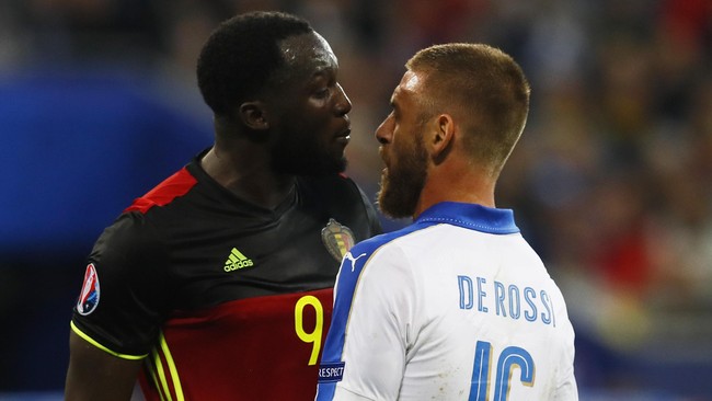 Daniele De Rossi tak terbuai dengan kemenangan pertama timnas Italia di Piala Eropa 2016 karena masih mengingat hantu sakit hati Piala Dunia 2014.