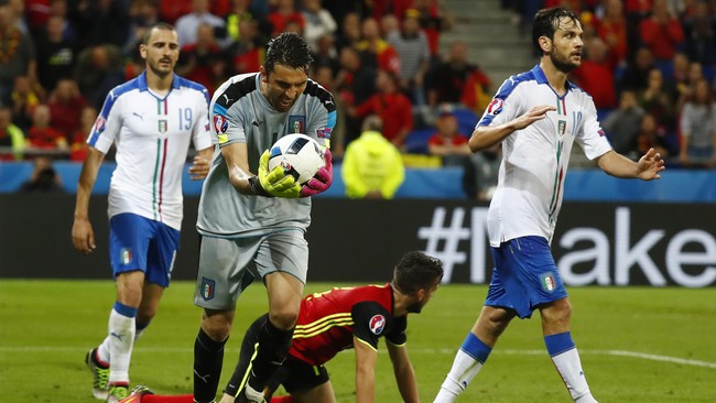 Kiper utama Italia, Gianluigi Buffon, akan dicadangkan saat timnya menghadapi Republik Irlandia. Salvatore Sirigu pun bersiap mengawal gawang Gli Azzurri.