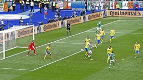 Gol Bunuh Diri Selamatkan Swedia dari Kekalahan