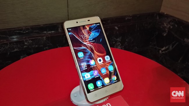 Lenovo menggandeng Smartfren untuk merilis Vibe K5 Plus agar fungsi VoLTE ponsel ini bisa dimaksimalkan, dengan jaringan 4G LTE spekturm 2.300 dan 850 MHz.