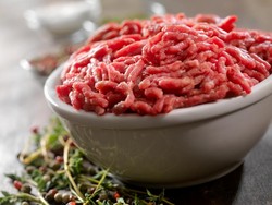 Aneh! Pria Ini Cuma Makan Daging Sapi dan Ayam Mentah Selama 3 Tahun