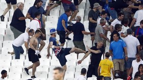 Belajar Mengatasi Hooligan dari Sepak Bola Eropa