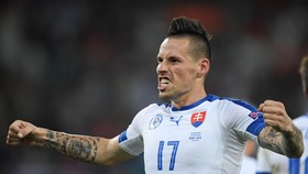 Weiss-Hamsik Ulangi Rekor Piala Eropa 2004