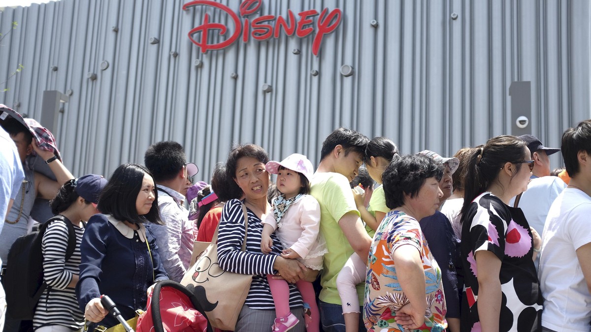 Gerbang Disneyland Shanghai Resmi Dibuka