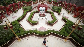 Gerbang Disneyland Shanghai Resmi Dibuka