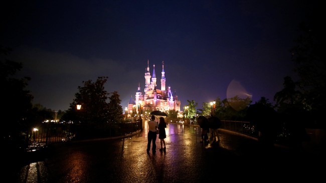 Gerbang Disneyland Shanghai Resmi Dibuka