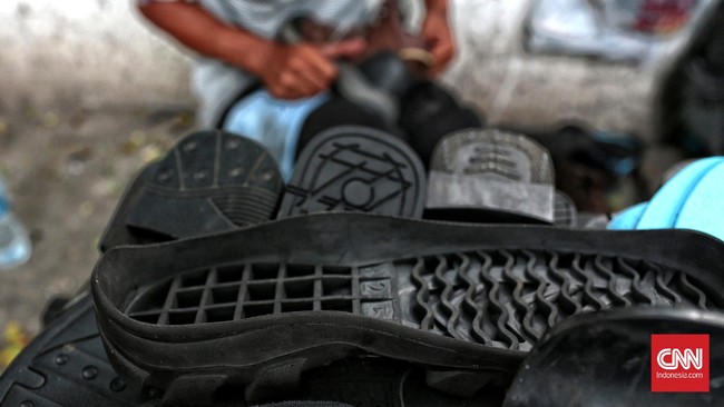 Kementerian Perindustrian telah mengusulkan untuk kembali mempermudah syarat bagi investasi asing untuk bergerak di sektor crumb rubber (serbuk karet).