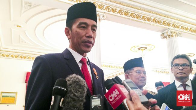 Tiga Kemungkinan Alasan Jokowi Angkat Diaz Jadi Staf Khusus Pakar politik dan keamanan Unpad Muradi menganalisis alasan Jokowi mengangkat Diaz Hendropriyono, salah satunya faktor kompensasi politik.