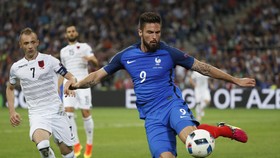 Giroud Dicecar Pasukan 'Pro-Benzema'