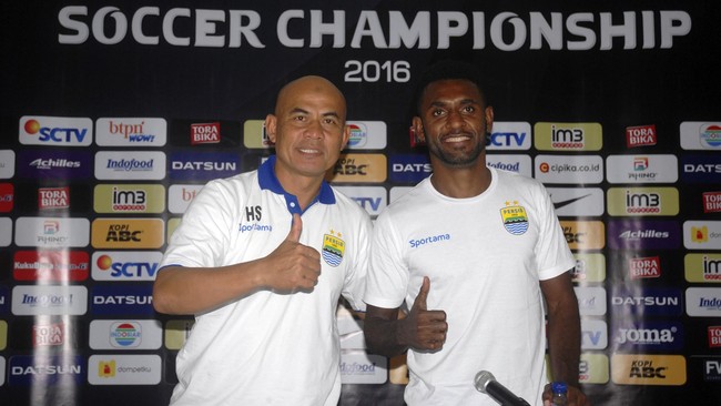 Persib memberikan masa liburan selama dua pekan usai kompetisi Liga 1. Asisten pelatih, Herrie Setyawan, tetap sibuk sebagai PNS Disyanjak Kota Bandung.